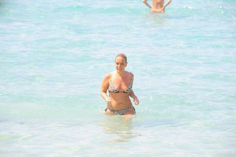 Saba Tümer'de bikinili görüntülendi! - Resim: 1