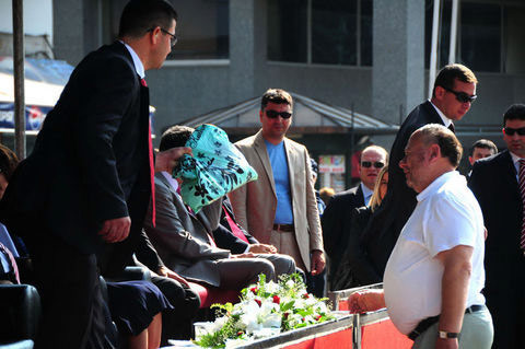 Protokolde Çevik Bir paniği - Resim: 3