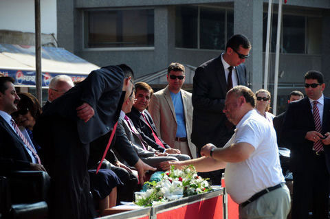 Protokolde Çevik Bir paniği - Resim: 4