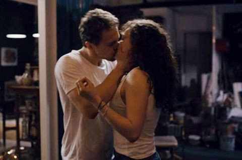 Atiye'nin yıldızı Melisa Şenolsun aşkı bulunca Metin Akdülger'e bakın ne yaptı - Resim: 4