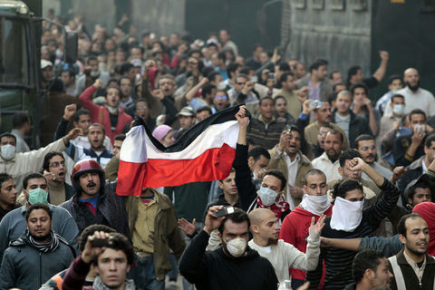 Mısır'daki isyanın kanlı yüzü - Resim: 4