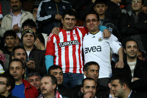 Dev kapışmadan en renkli taraftarlar! - Resim: 2