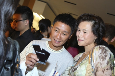 Milyarder babanın lezbiyen kızı isyan etti - Resim: 2