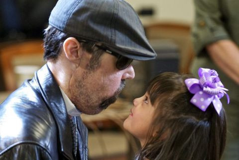 Nakilden bir yıl sonra ilk öpücük - Resim: 1