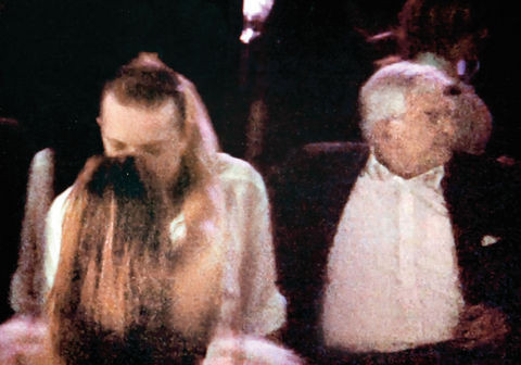 Cem Uzan alemde basıldı! - Resim: 3