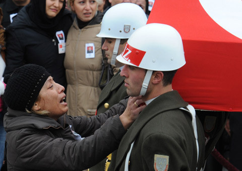 Şehit anasının feryatları yürekleri dağladı - Resim: 1