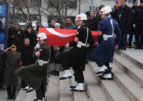 Şehit anasının feryatları yürekleri dağladı - Resim: 4