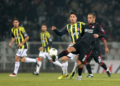 Fenerbahçe Sivas'ta dondu kaldı - Resim: 4