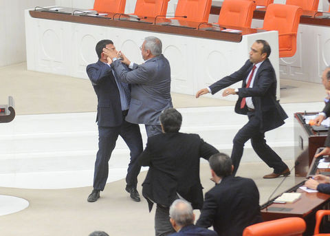 4+4+4'de tansiyon yükseldi - Resim: 4