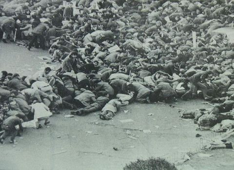 Tarihi pankart yine aynı yerde! - Resim: 2