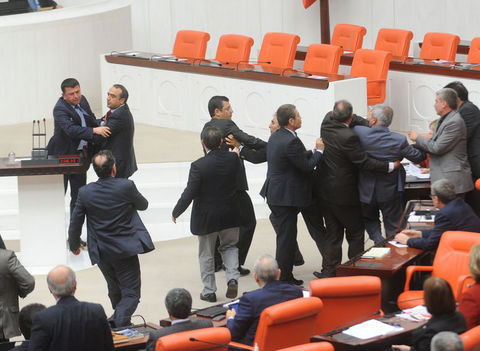 4+4+4'de tansiyon yükseldi - Resim: 1