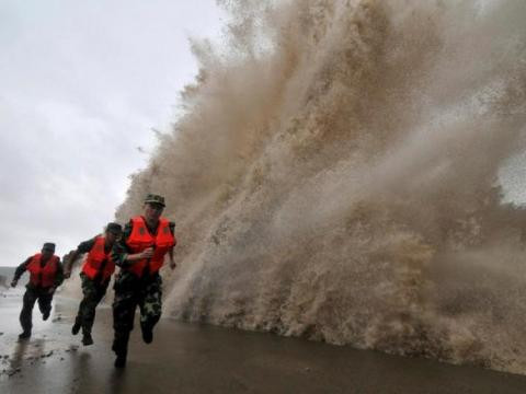 400 bin kişi bölgeden tahliye ediliyor - Resim: 1