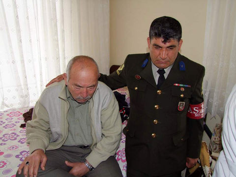 Hakkari'de şehit evlerine ateş düştü - Resim: 3