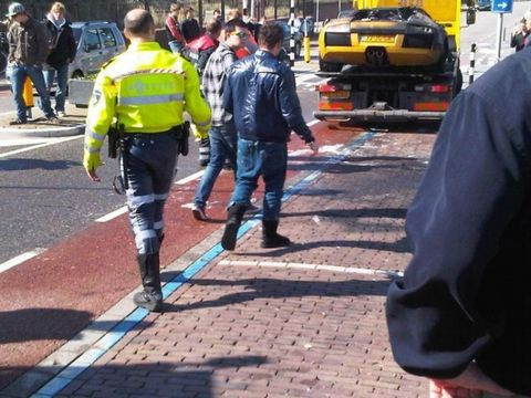 Lamborghini alev alev yandı - Resim: 3