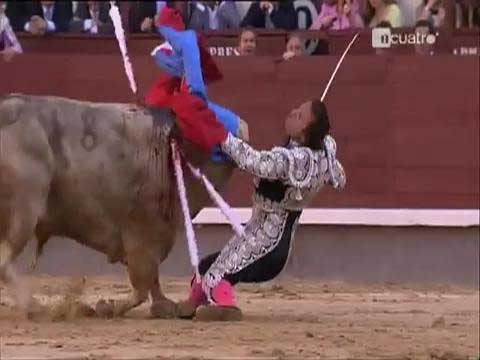 Boğanın intikamı acı oldu - Resim: 1