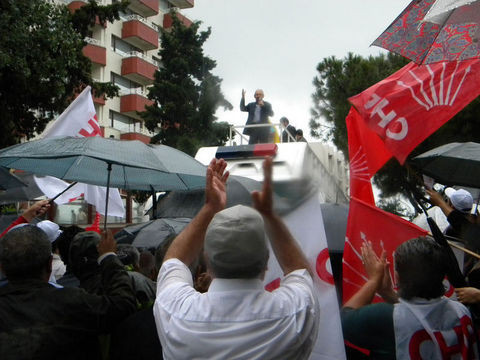 Gandi Kemal sırılsıklam oldu - Resim: 3