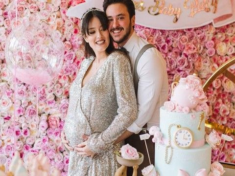 Pelin Akil ve Anıl Altan çifti ikiz bebeklerinin fotoğrafını ilk kez paylaştı - Resim: 1