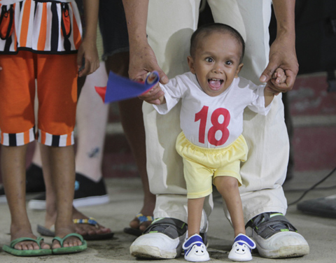 Bakmayın siz onun küçücük durduğuna - Resim: 2