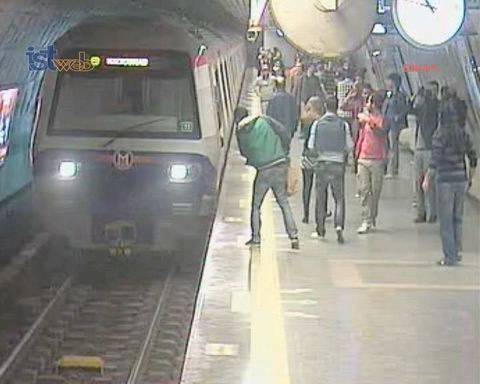 Metroda dehşet anları - Resim: 1