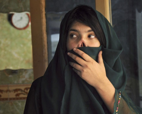 Afgan kızın yeni burnu şaşırttı - Resim: 1