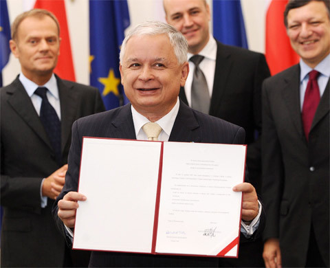 Pilotun inadı bir ülkeyi bitirdi - Resim: 1