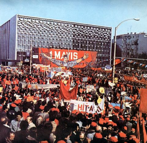 Tarihi pankart yine aynı yerde! - Resim: 1