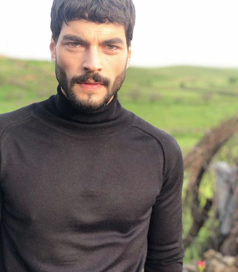 Hercai'nin Miran'ı Akın Akınözü bedelli askere gidiyor! Manikür pozu alay konusu oldu - Resim: 4