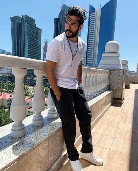 Burak Özçivit Engin Altan Düzyatan'la karşı karşıya geldi! Ekranda jön savaşları başlıyor! - Resim: 1