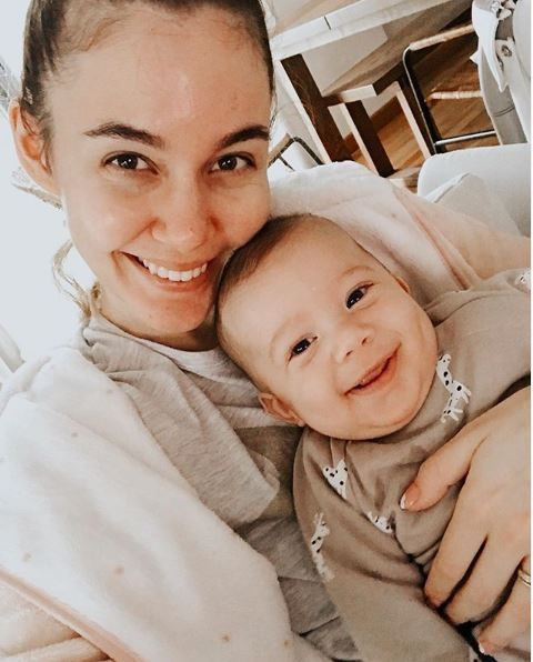 Eser Yenenler'in eşi Berfu Yenenler deprem paylaşımıyla yürekleri burktu - Resim: 2