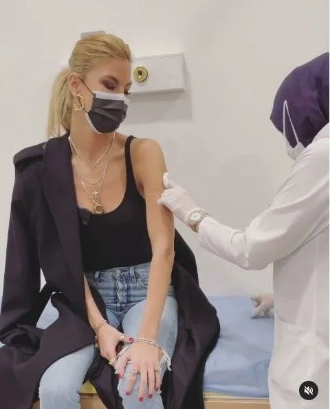 Çağla Şıkel Çin aşısı oldu tepkiler gelince açıklama yapmak zorunda kaldı - Resim: 4