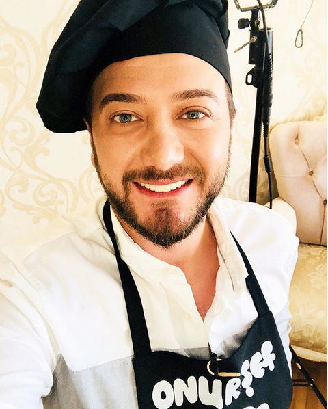 Onur Büyüktopçu'nun sevgilisi kimdir? Kaç yaşında annesi de... - Resim: 1