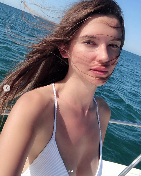 Leyla Lydia Tuğutlu beyaz mayolu paylaşımıyla sosyal medyayı salladı! - Resim: 3