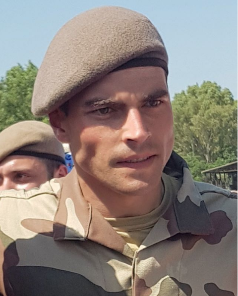 Hercai'nin yıldızı Akın Akınözü'nden askerlik tavsiyesi! Fotoğrafı da olay olmuştu - Resim: 2