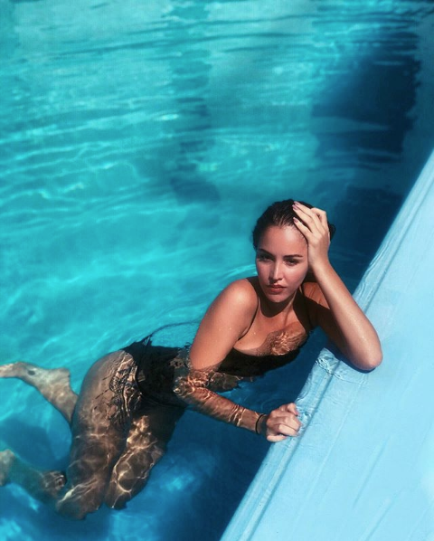 Survivor'ın güzeli Berna Keklikler'den iddialı havuz pozu! 'Havuz güzeli' - Resim: 2