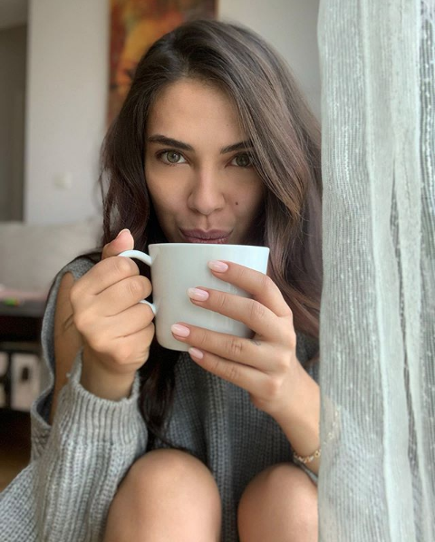 FOX TV Baraj'ın Nehir'i Biran Damla Yılmaz bornozuyla izleyenlere teşekkür etti - Resim: 3