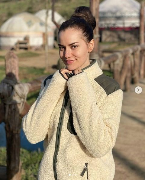 Fahriye Evcen'in yeni pozları olay! Burak Özçivit'in kalbine inecek - Resim: 1