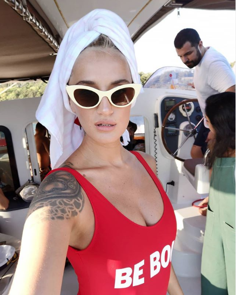 Didem Soydan kırmızı mayosuyla herkesi mest etti! Lider Şahin'den hamle gecikmedi - Resim: 3