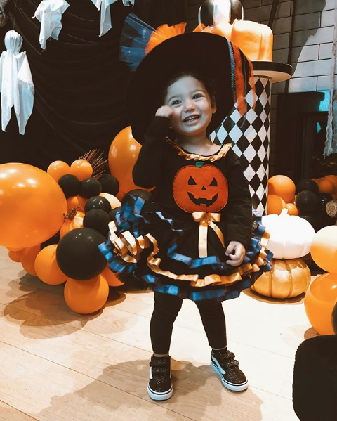 Berkay Şahin'in eşi Özlem Ada Şahin Cadılar Bayramı'nda kızını paylaştı! Linç edildi - Resim: 3