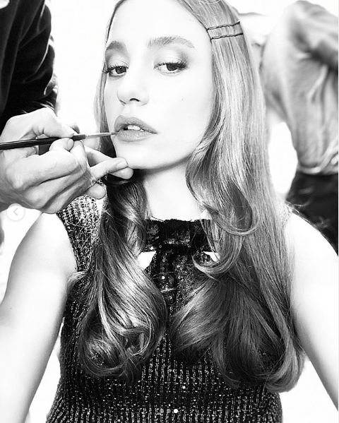 Serenay Sarıkaya'nın dudak uçuklatan fiyatlı mini elbisesi geceye damga vurdu - Resim: 4