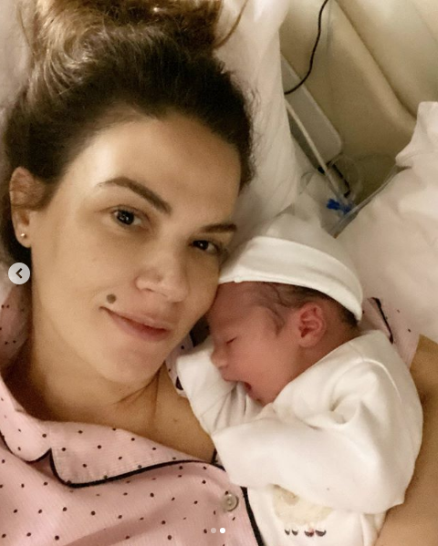 Eşi Pedro de Noronha da doğuma girmişti Tülin Şahin bebeğiyle fotoğraflarını paylaştı - Resim: 4