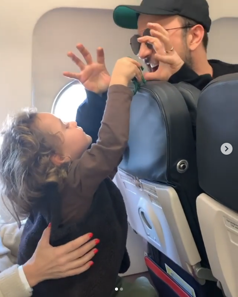 Tarkan ve Gülşen'in oğlu Azur'un eğlenceli anları sosyal medyaya damga vurdu - Resim: 2