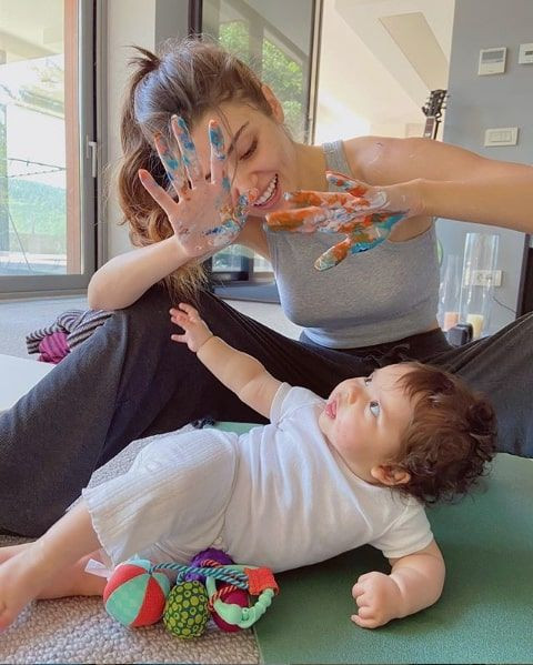 Hande Erçel yeğeni Mavi ile paylaştı kısa sürede binlerce beğeni aldı - Resim: 2