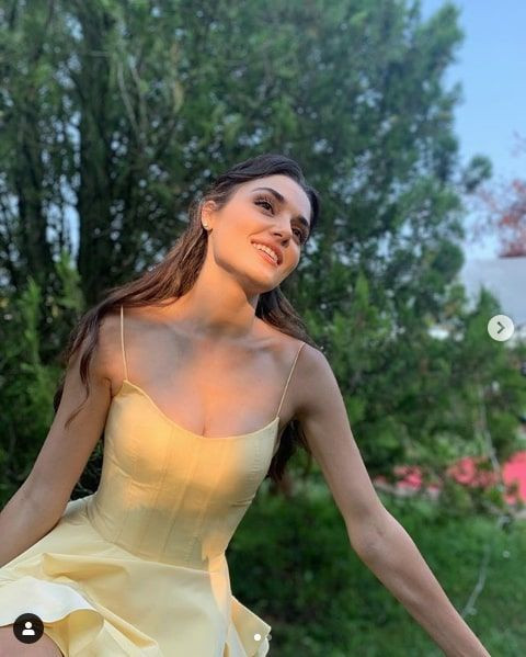 Hande Erçel kısa sürede milyonlara ulaştı Kerem Bürsin'le öpüşmesi olay oldu - Resim: 2