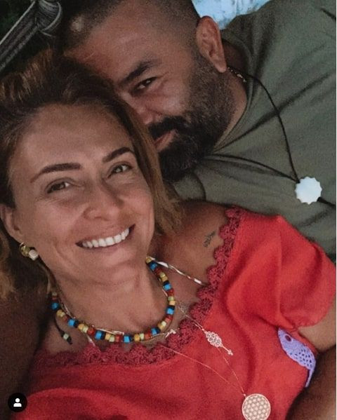 Ceyda Düvenci'den eşi Bülent Şakrak'a romantik kutlama herkesin beğenisini aldı - Resim: 4