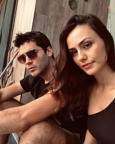 İstanbullu Gelin'le tanınan Berkay Hardal ile eşinin hamilelik testi krizi olay! - Resim: 1