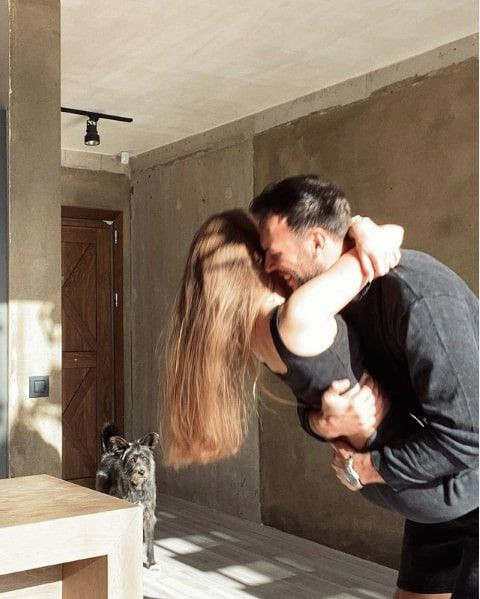 Duygu Özaslan ev hali deyip sevgilisiyle olay pozlarını böyle paylaştı - Resim: 2