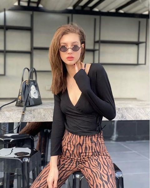 Itır Esen farkındalık için enkaz üzerinde pozlar verdi 'Bu gerçek olamaz' tepkileri yağdı - Resim: 1