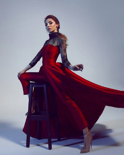 Nur Fettahoğlu'nun göbek dekolteli elbisesi olay oldu! 'Ters giymiş' - Resim: 3