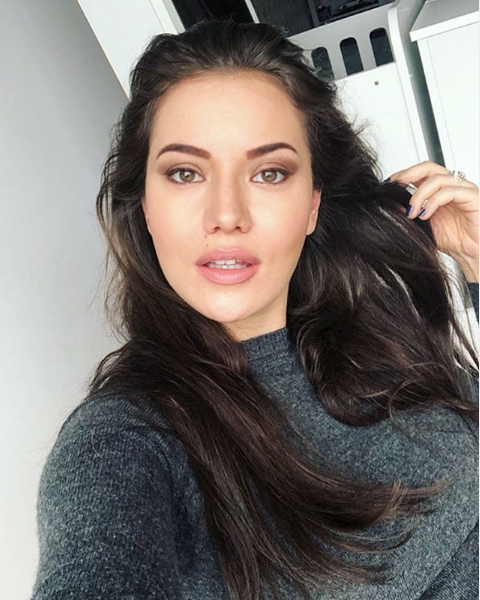 Fahriye Evcen Burak Özçivit Karan bebeğe okul bakıyor! Daha sadece 4 aylık - Resim: 2