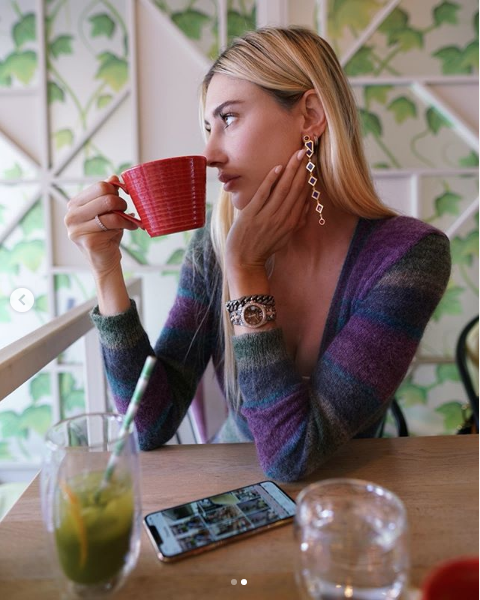 Şeyma Subaşı amuda kalkarak poz verdi fiziği herkesin dikkatini çekti - Resim: 4